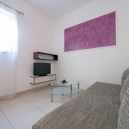 Cozy With Breakfast On Request 1 Apartment Pula