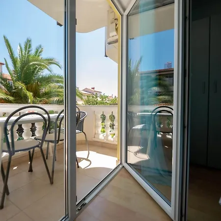 Cozy With Breakfast On Request 1 Apartment Pula