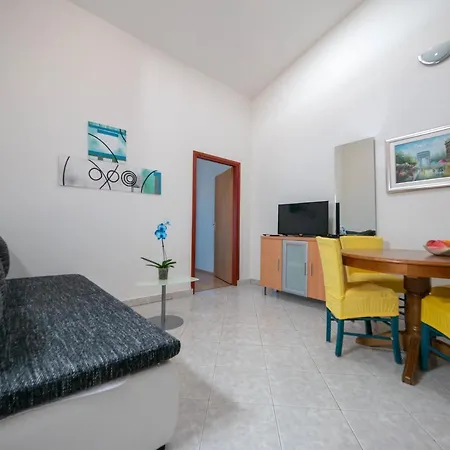 Cozy With Breakfast On Request 1 Apartment