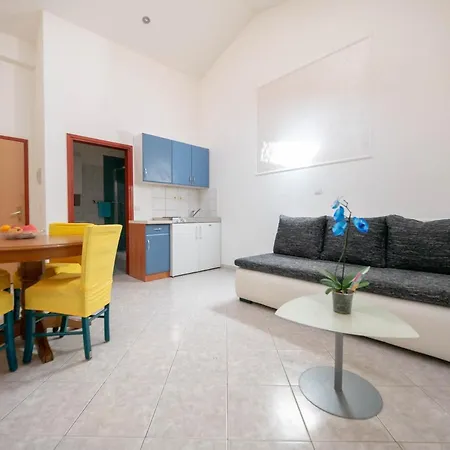 Cozy With Breakfast On Request 1 Apartment Pula