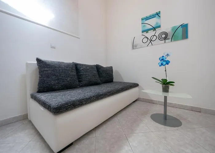 Cozy With Breakfast On Request 1 Apartman