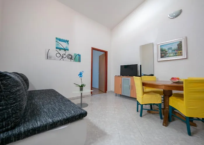 Cozy With Breakfast On Request 1 Apartman